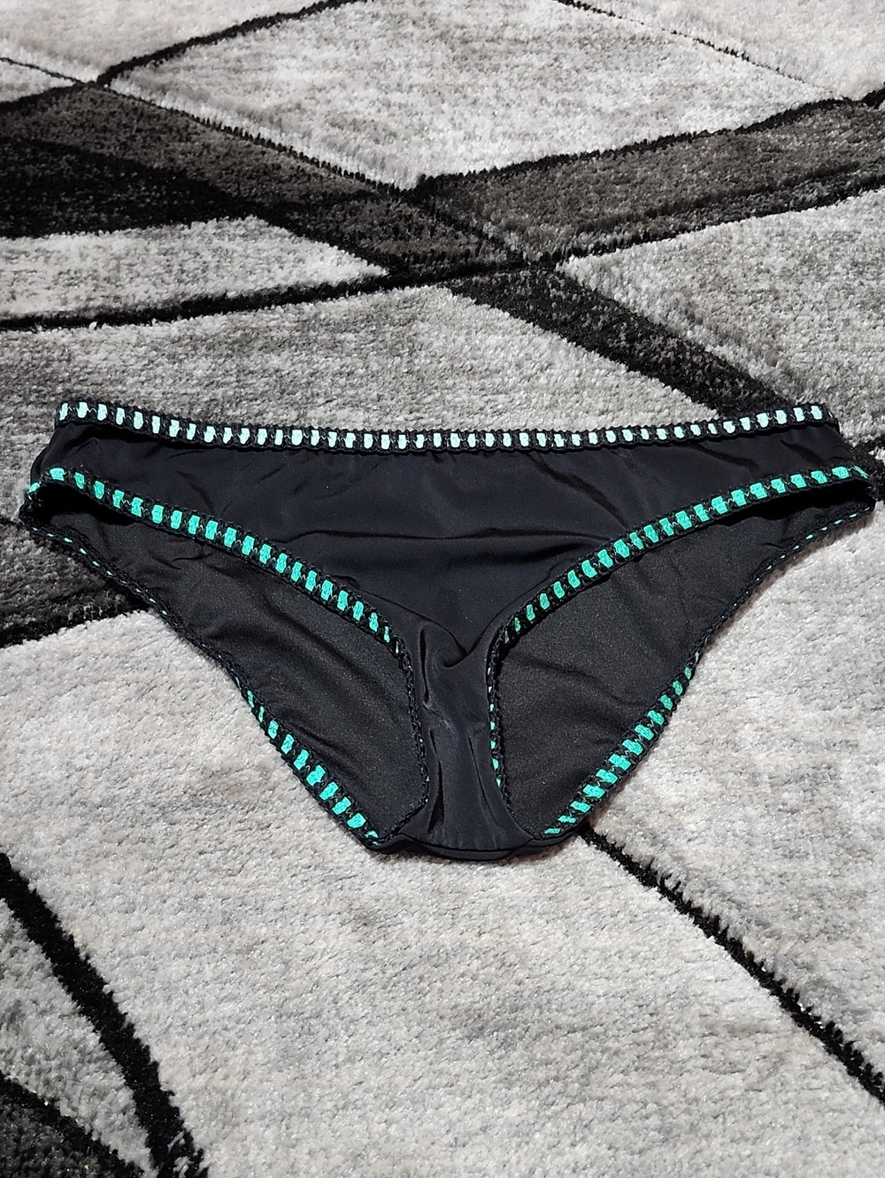 VICTORIA SECRET 2016 BLACK CONTRAST TEAL/GREEN OMBRE CROCHET-TRIM BIKINI BOTTOM
